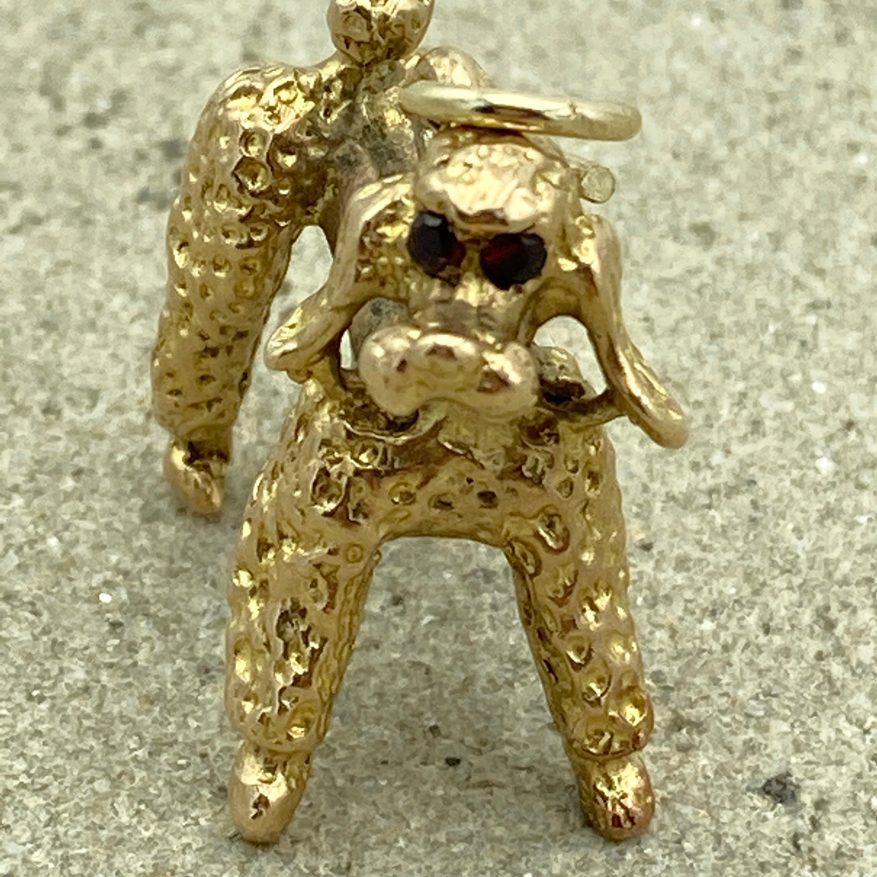 Large vintage solid 9ct gold poodle charm / pendant with garnet eyes hallmarked London 1961 9k gold dog pendant