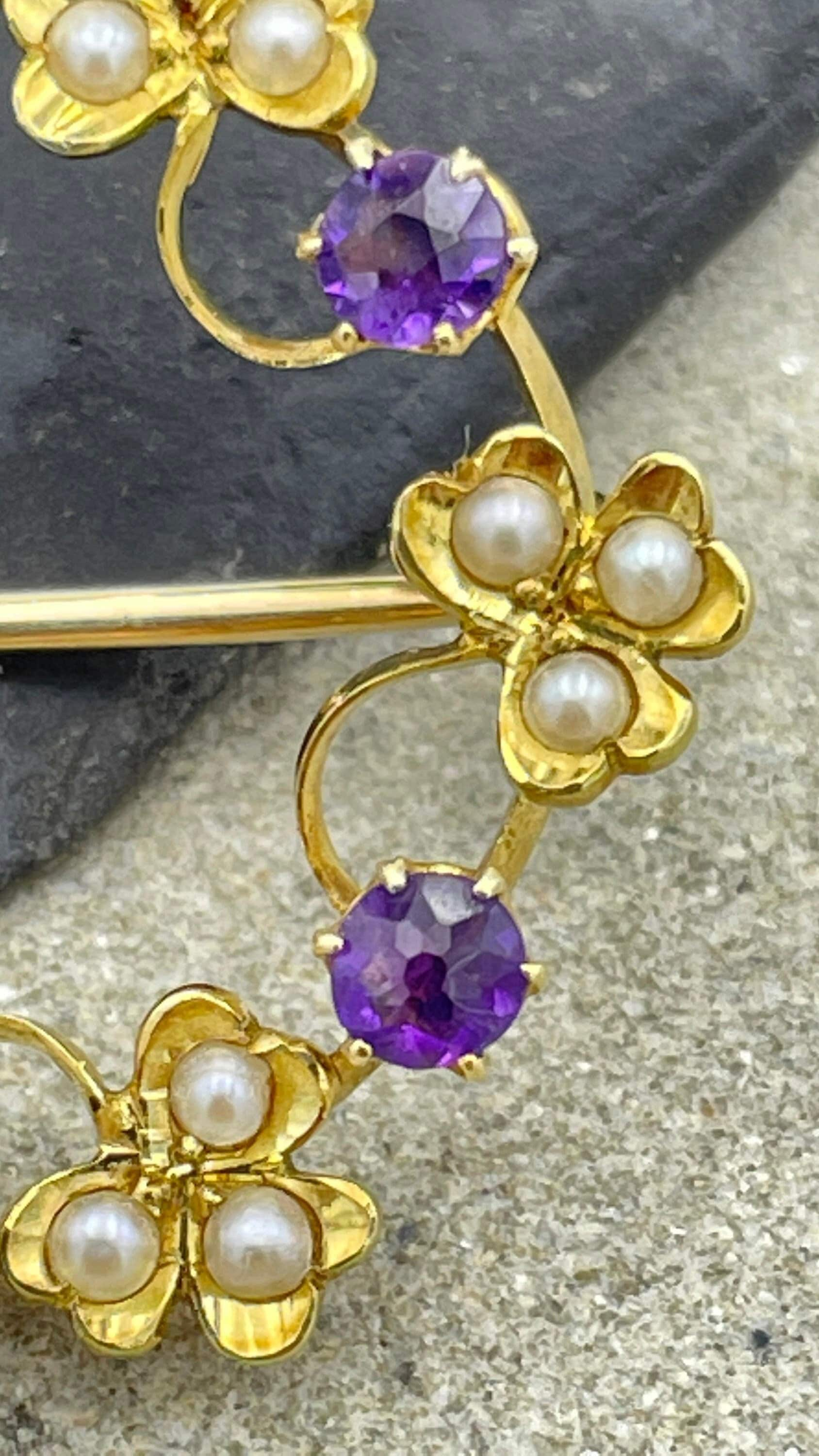 Edwardian 18ct Gold, Amethyst & Seed Pearl, Shamrock Wreath Brooch