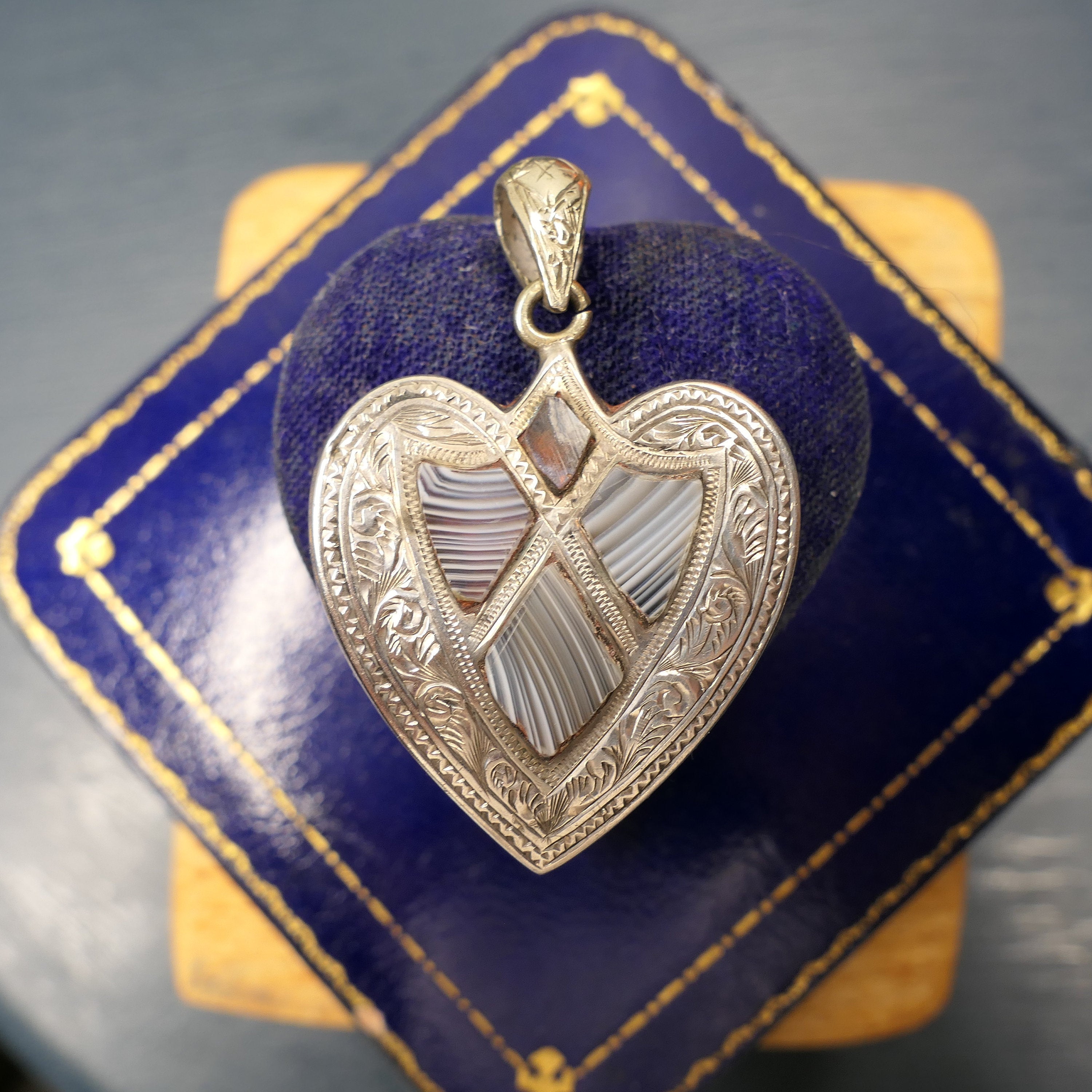 Victorian scottish montrose agate, silver heart pendant