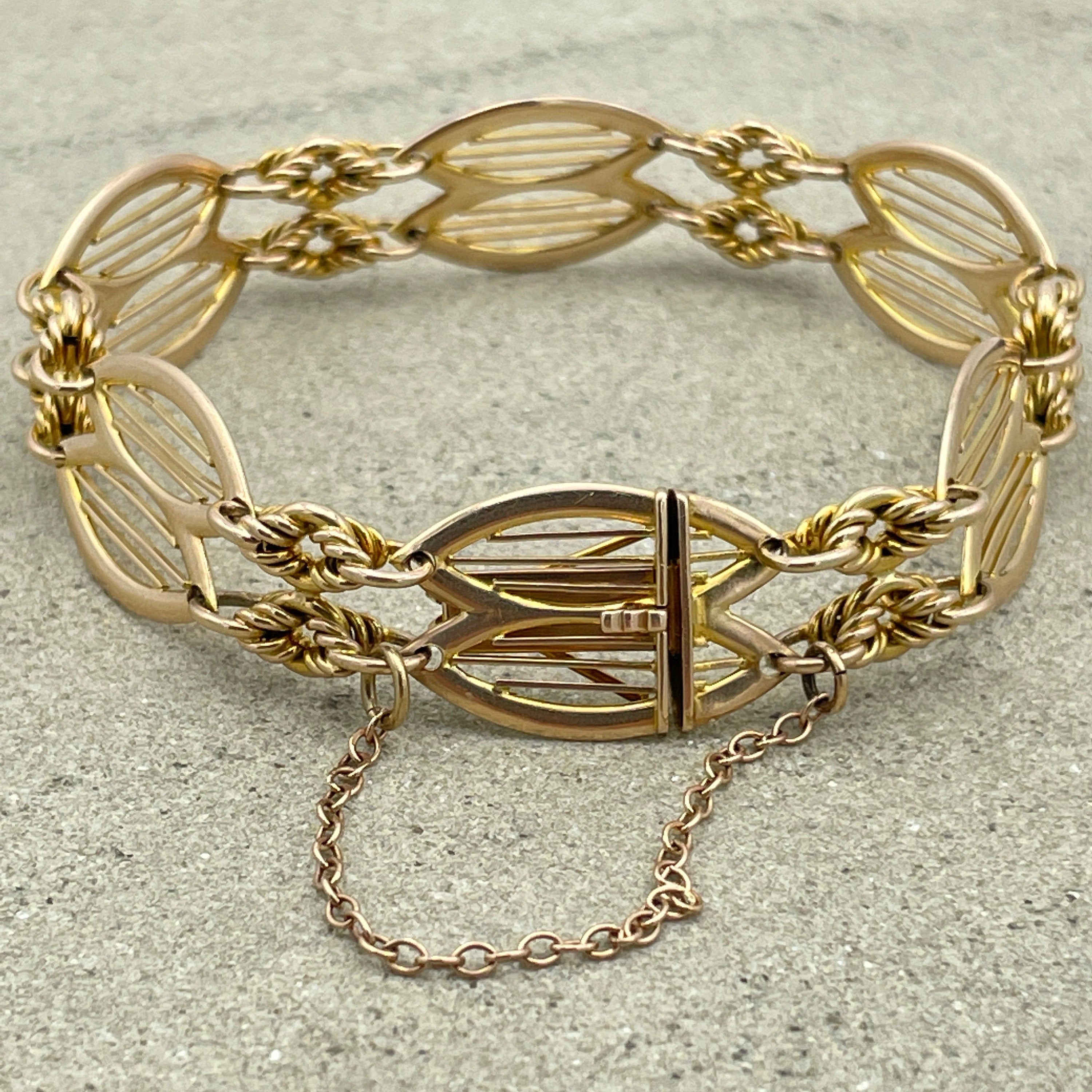 Antique 15ct Gold, Fancy Link, Lovers Knot Bracelet, 15.6 Grams