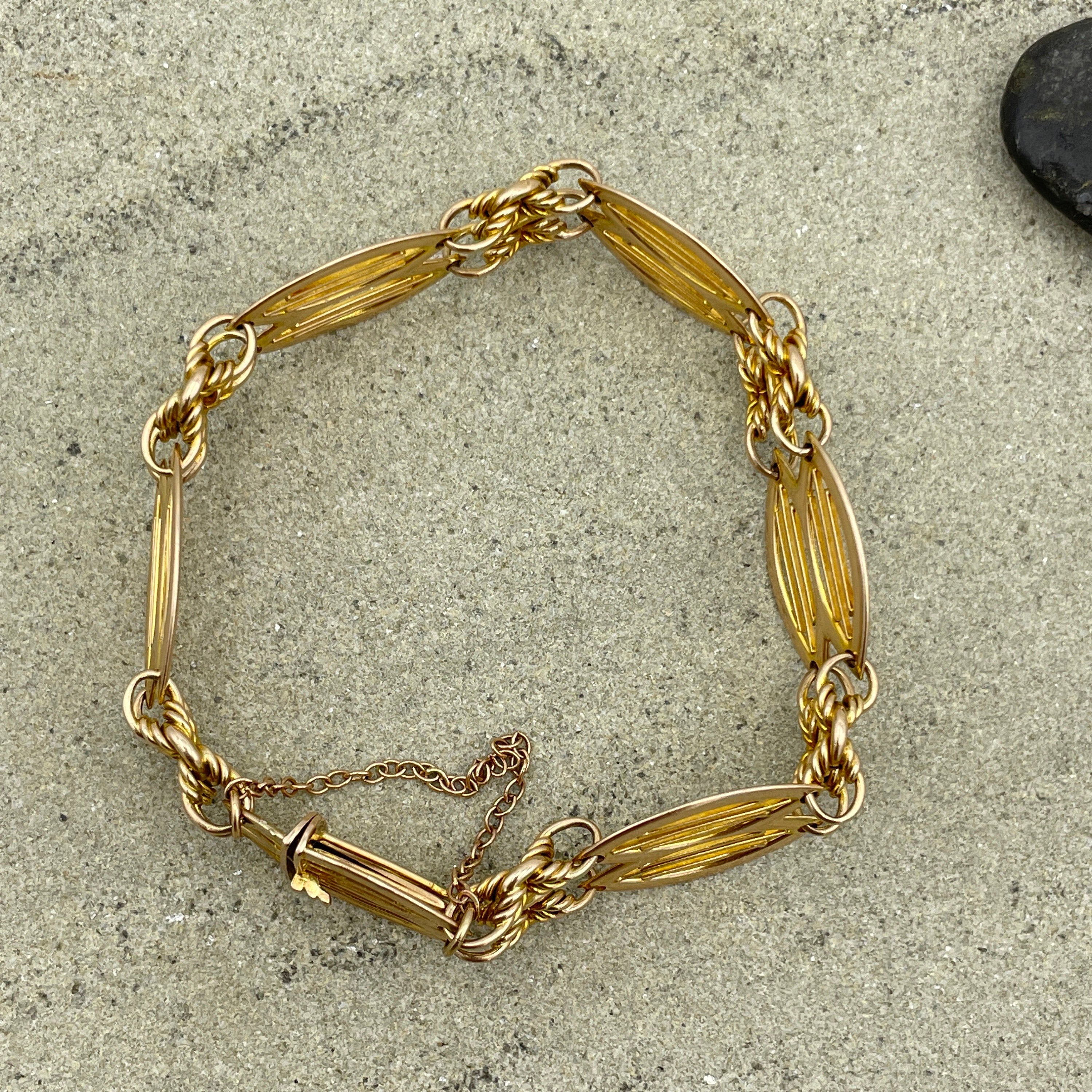 Antique 15ct Gold, Fancy Link, Lovers Knot Bracelet, 15.6 Grams