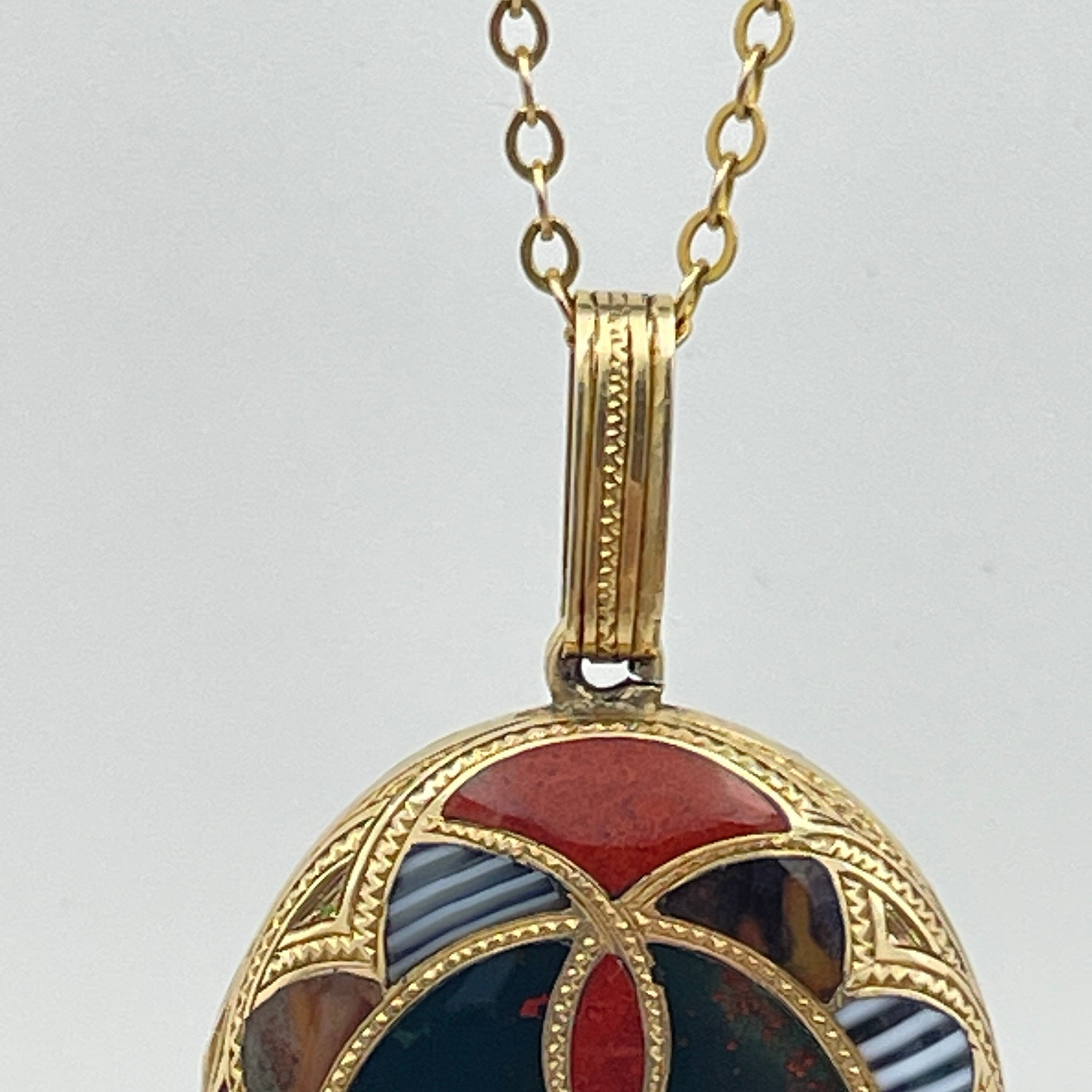 Victorian 15ct gold, scottish agate locket