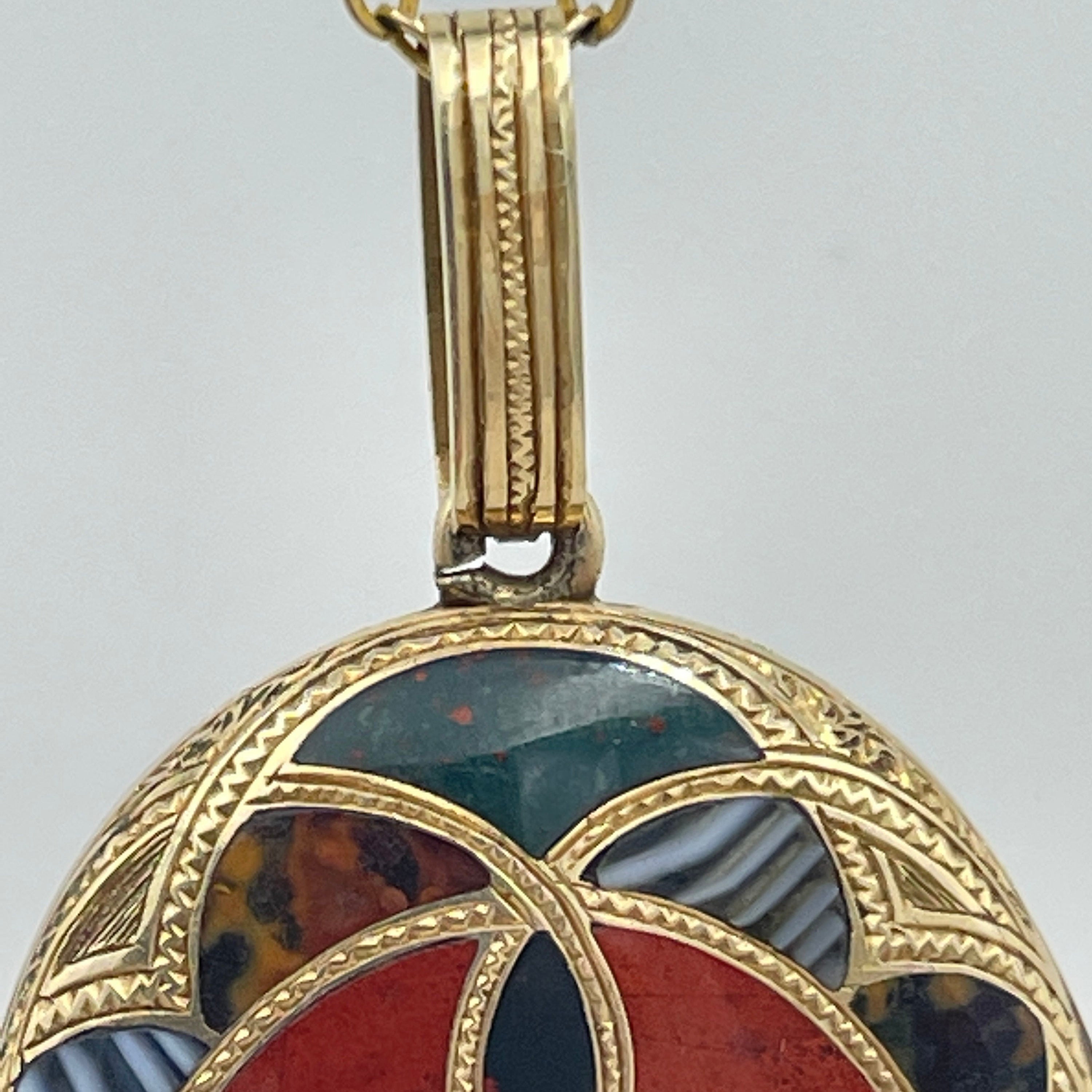 Victorian 15ct gold, scottish agate locket