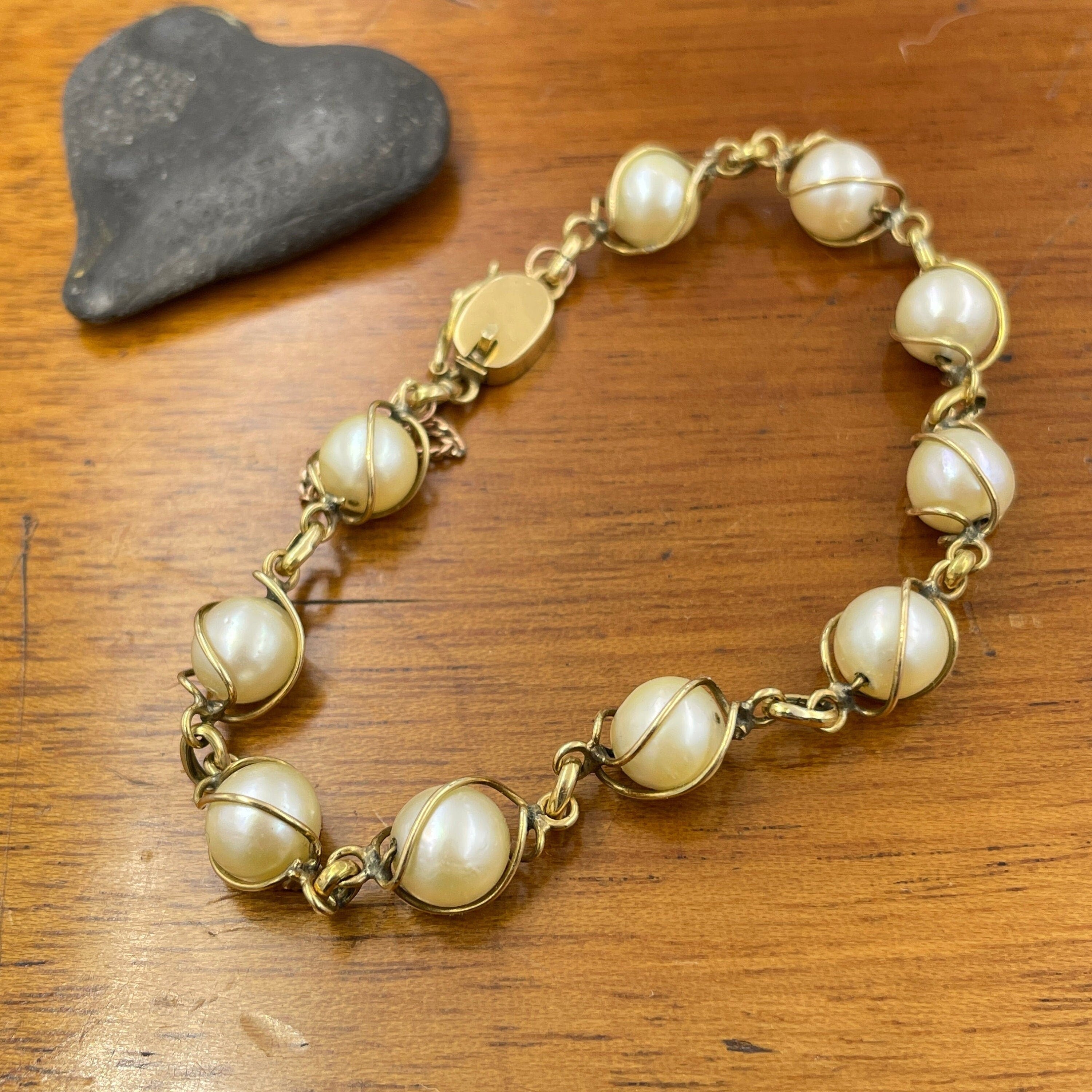 Early 20th Century, Arts & Crafts 18ct Gold, caged cultured Pearl bracelet