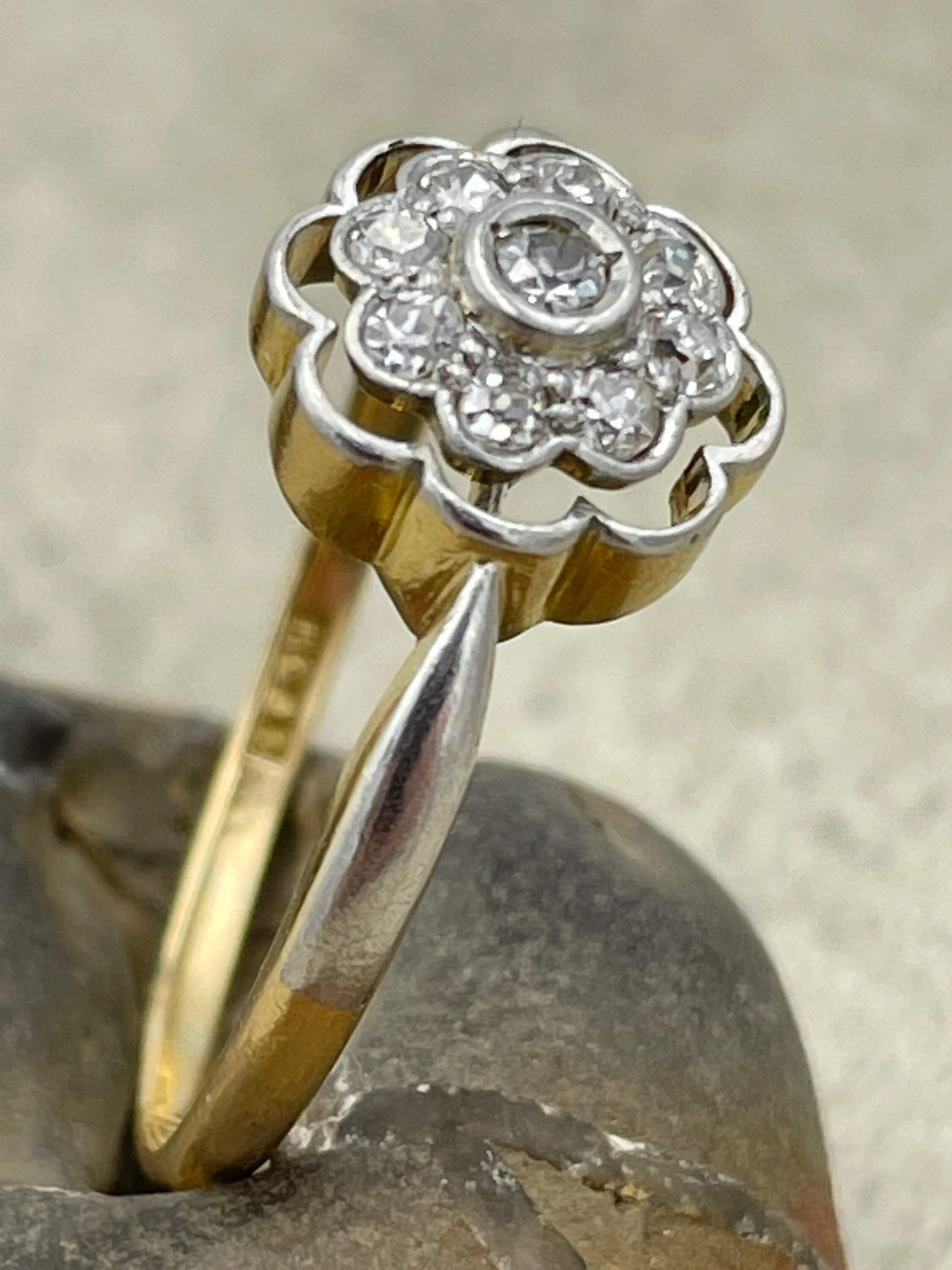 Art deco 18ct gold & platinum open work diamond daisy cluster ring 18k gold vintage c 1920s