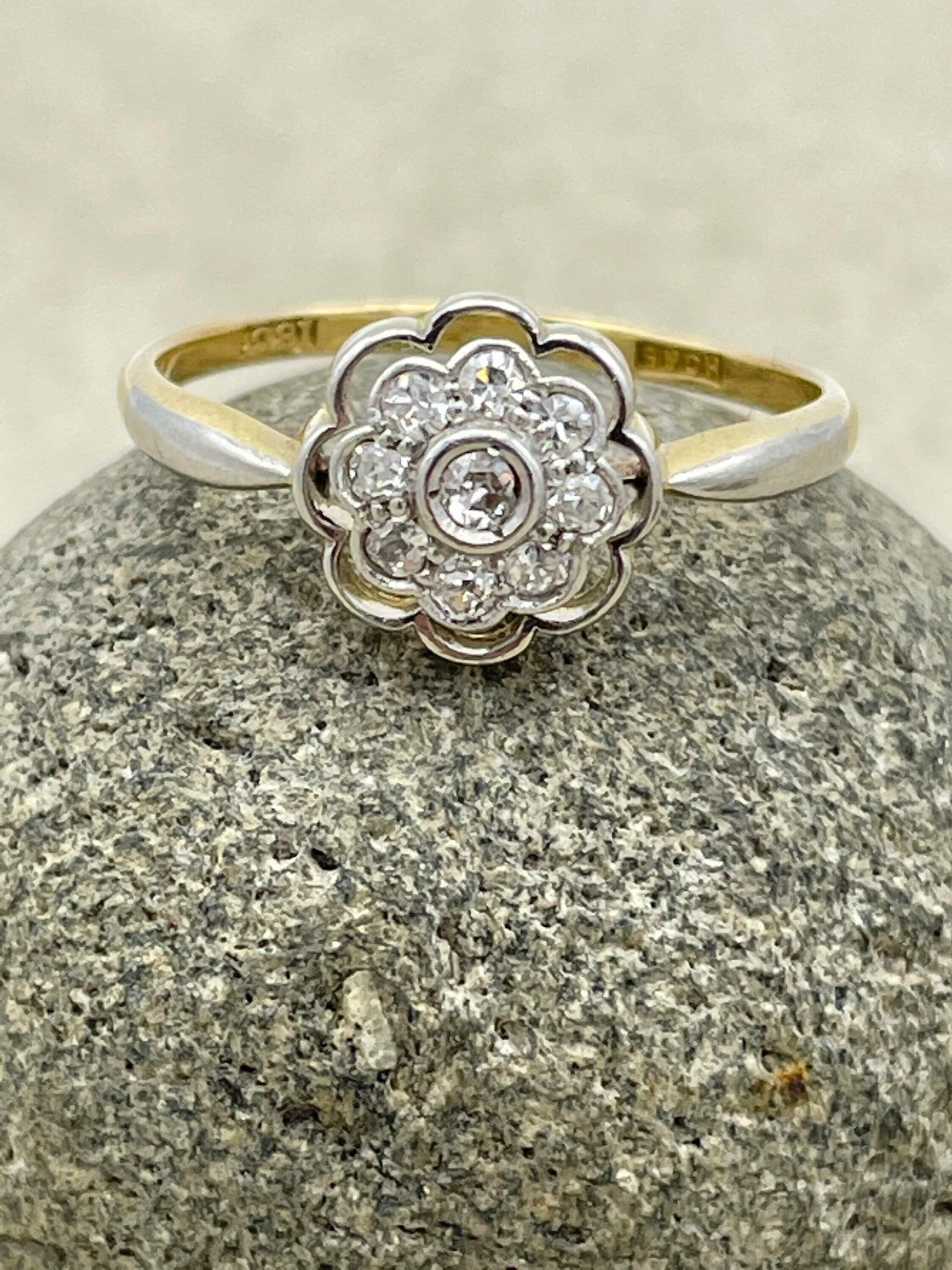 Art deco 18ct gold & platinum open work diamond daisy cluster ring 18k gold vintage c 1920s