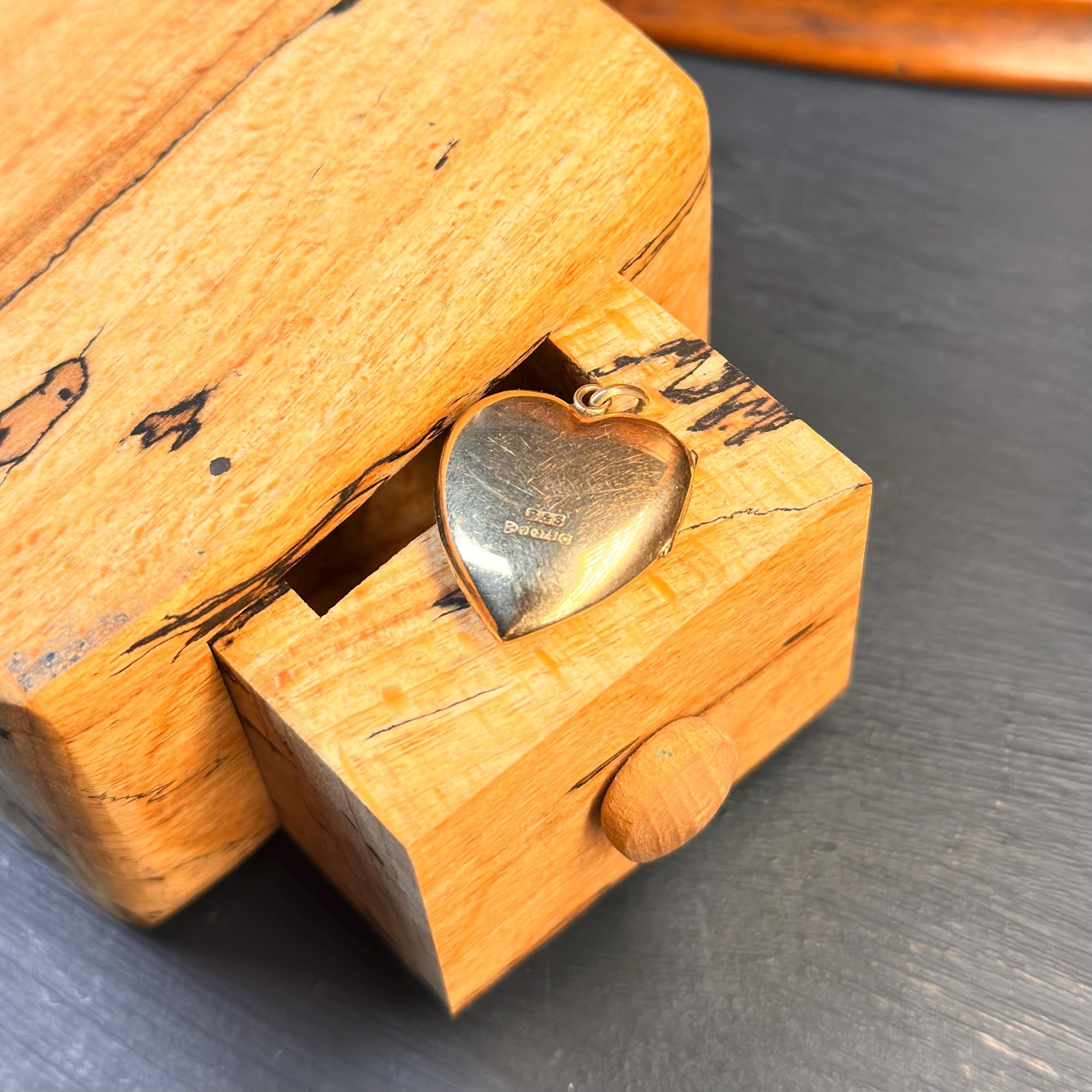 1950s, 9ct Gold, Heart Shaped Locket, Fully Hallmarked In 1953