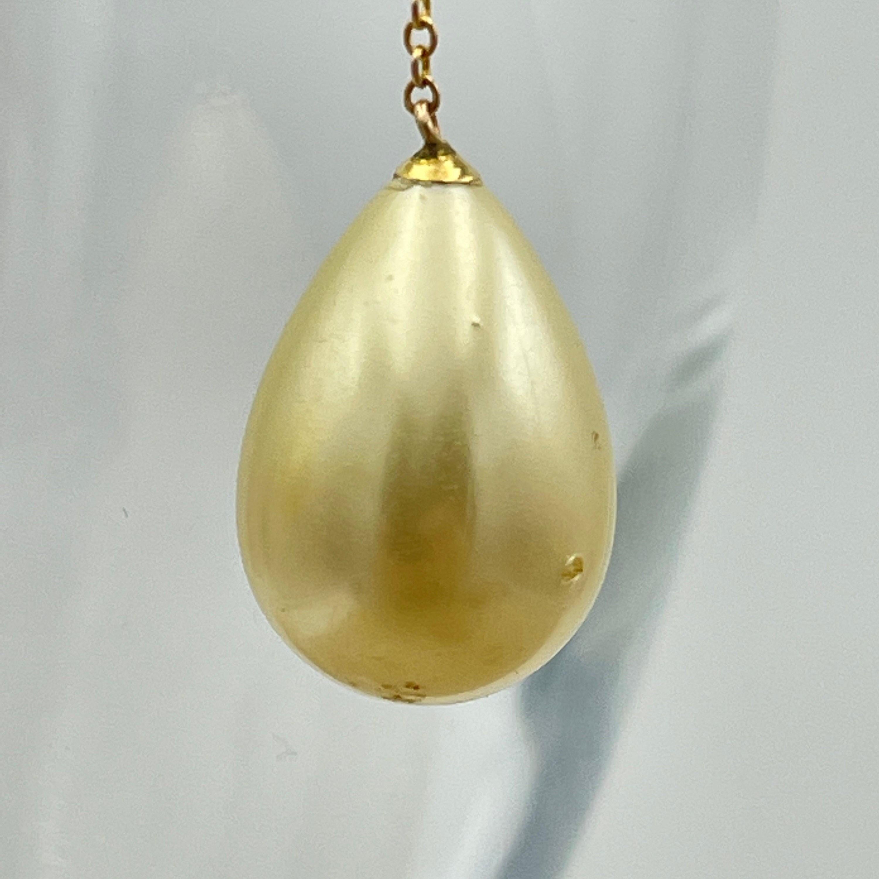 Vintage 9ct gold faux teardrop pearl screw back earrings