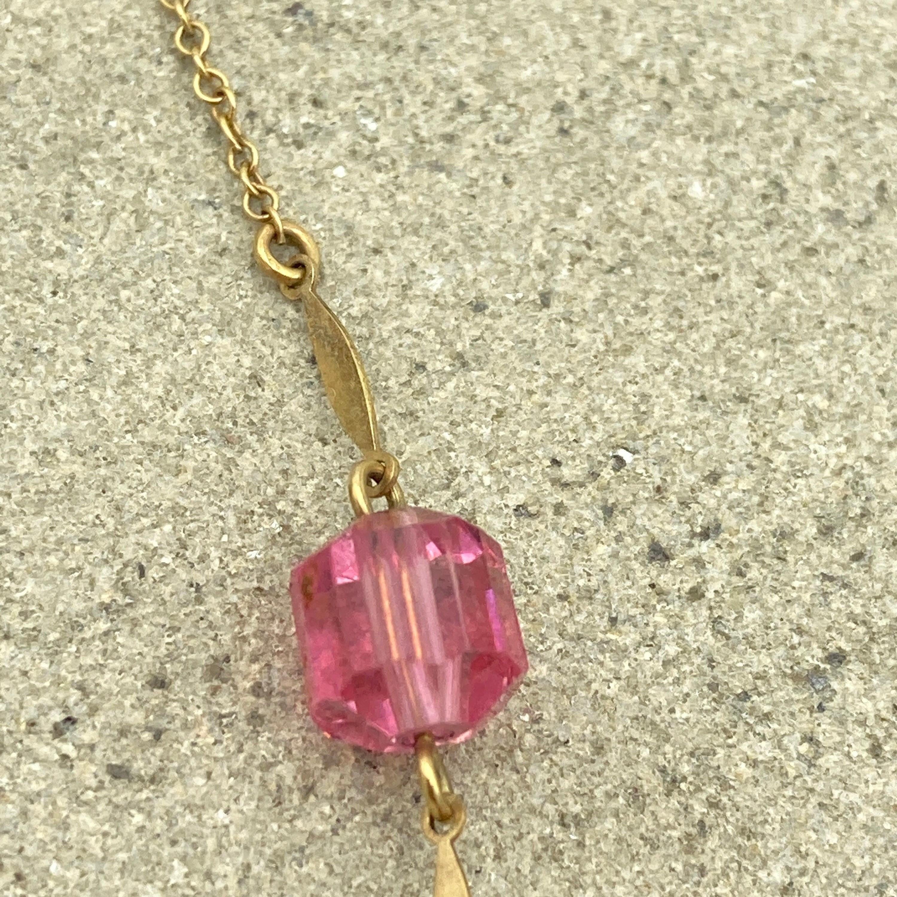 Art deco 9ct gold faceted pink glass drop fine trace link chain necklace 39cm long 9k gold