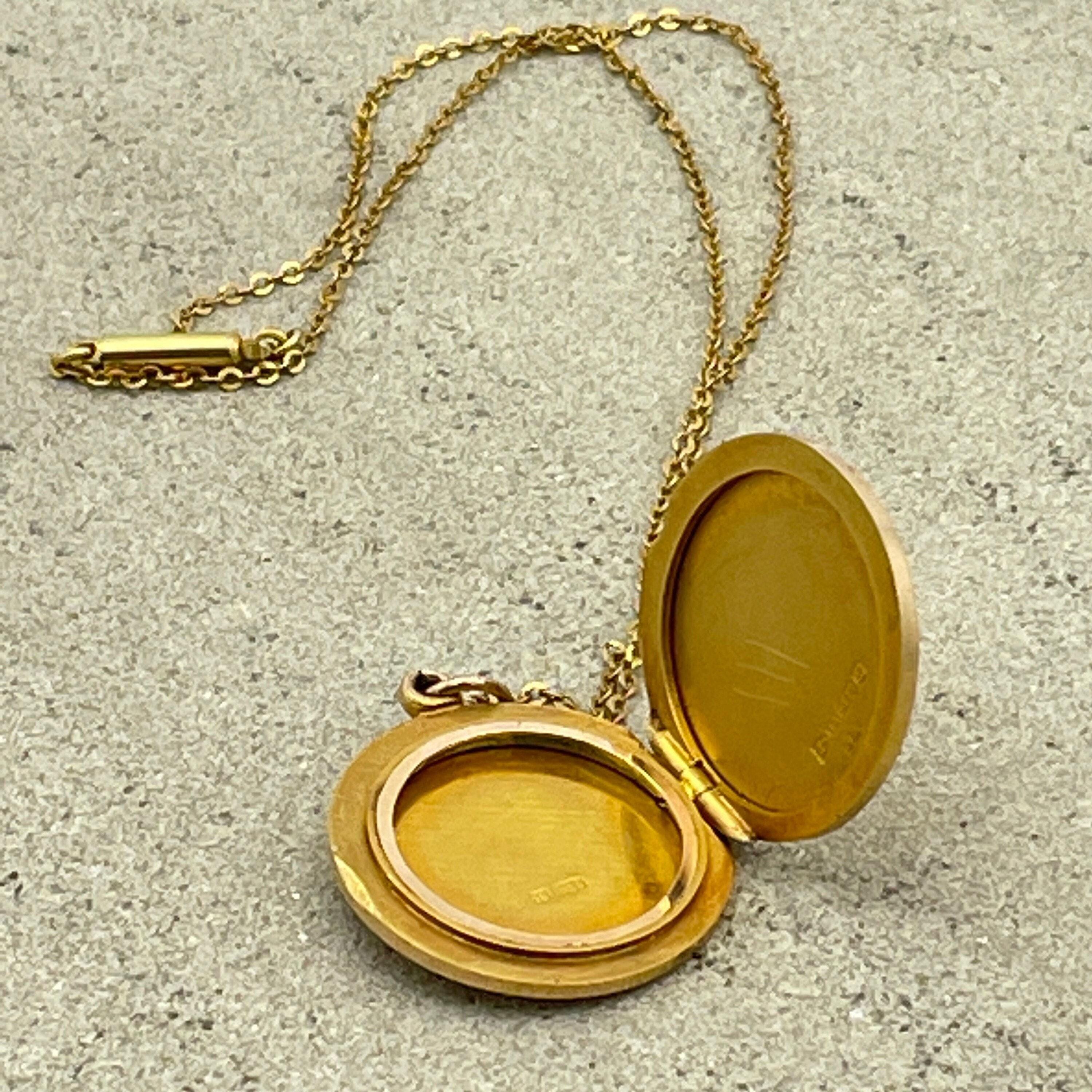 Antique, 15ct Gold Locket, Chester Hallmark 1911, 8 grams, On 9ct Gold Chain With Barrel Clasp