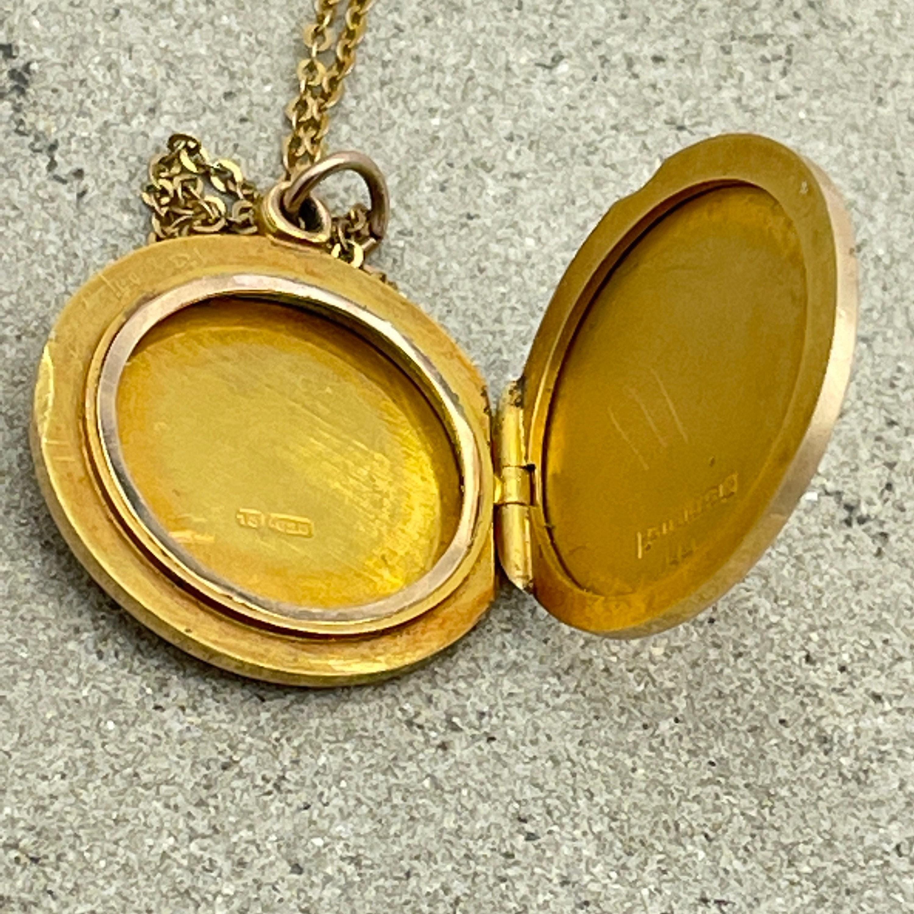 Antique, 15ct Gold Locket, Chester Hallmark 1911, 8 grams, On 9ct Gold Chain With Barrel Clasp