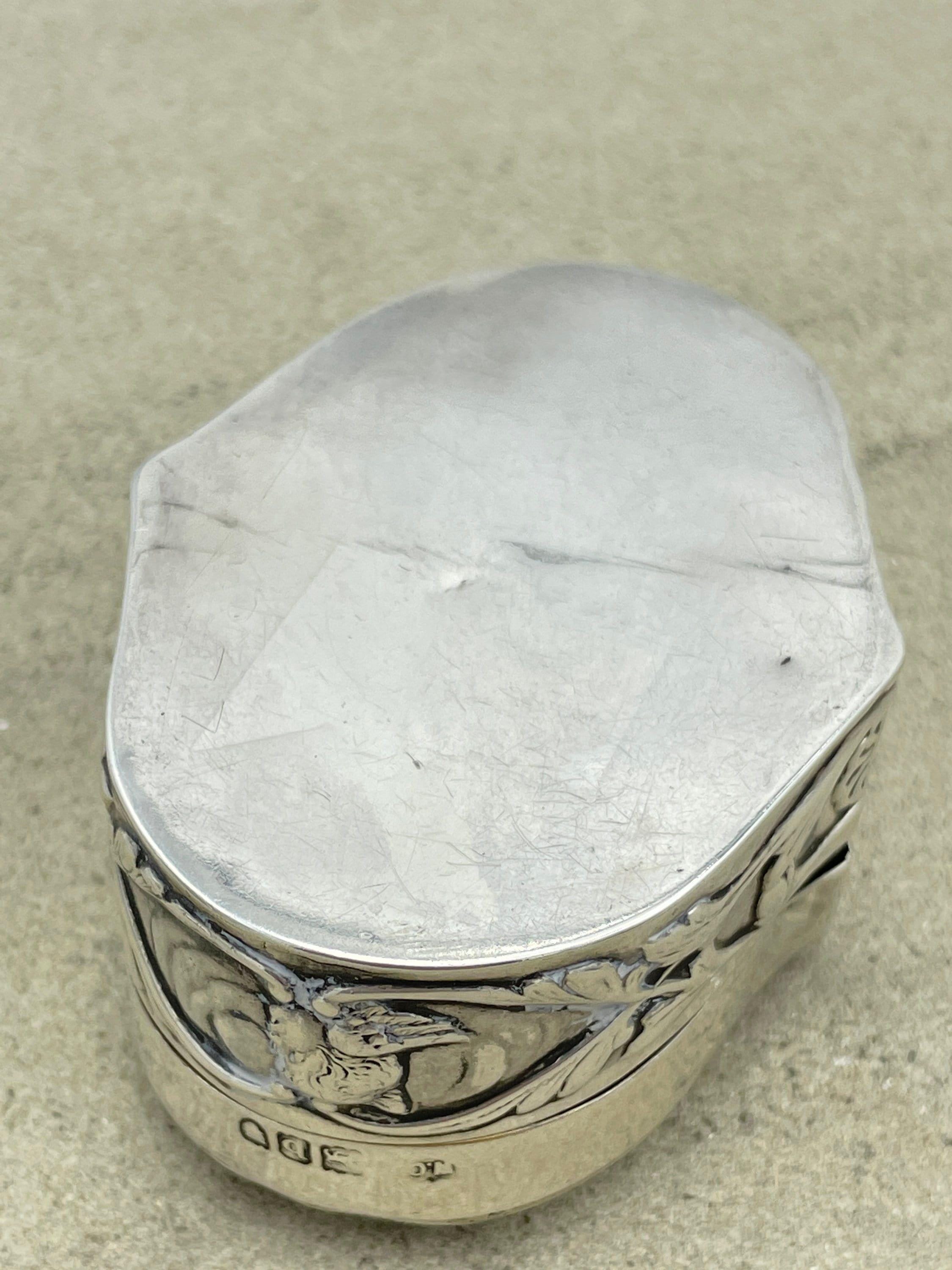 Victorian sterling silver cherub ring box, jewellery box, william comyns silver, hallmarked 1897