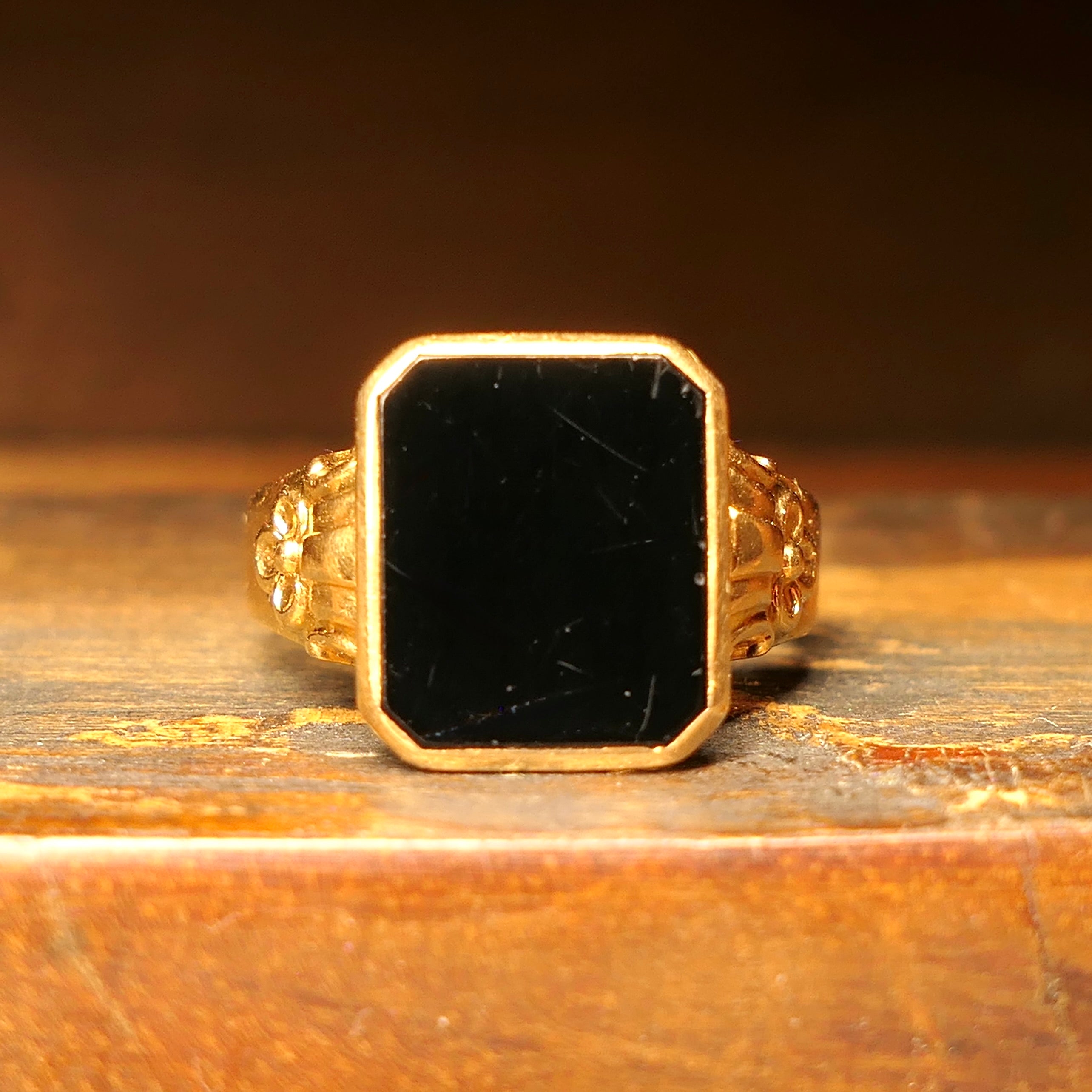 Vintage, 18ct Gold, Onyx Signet Ring, 3.4 Grams