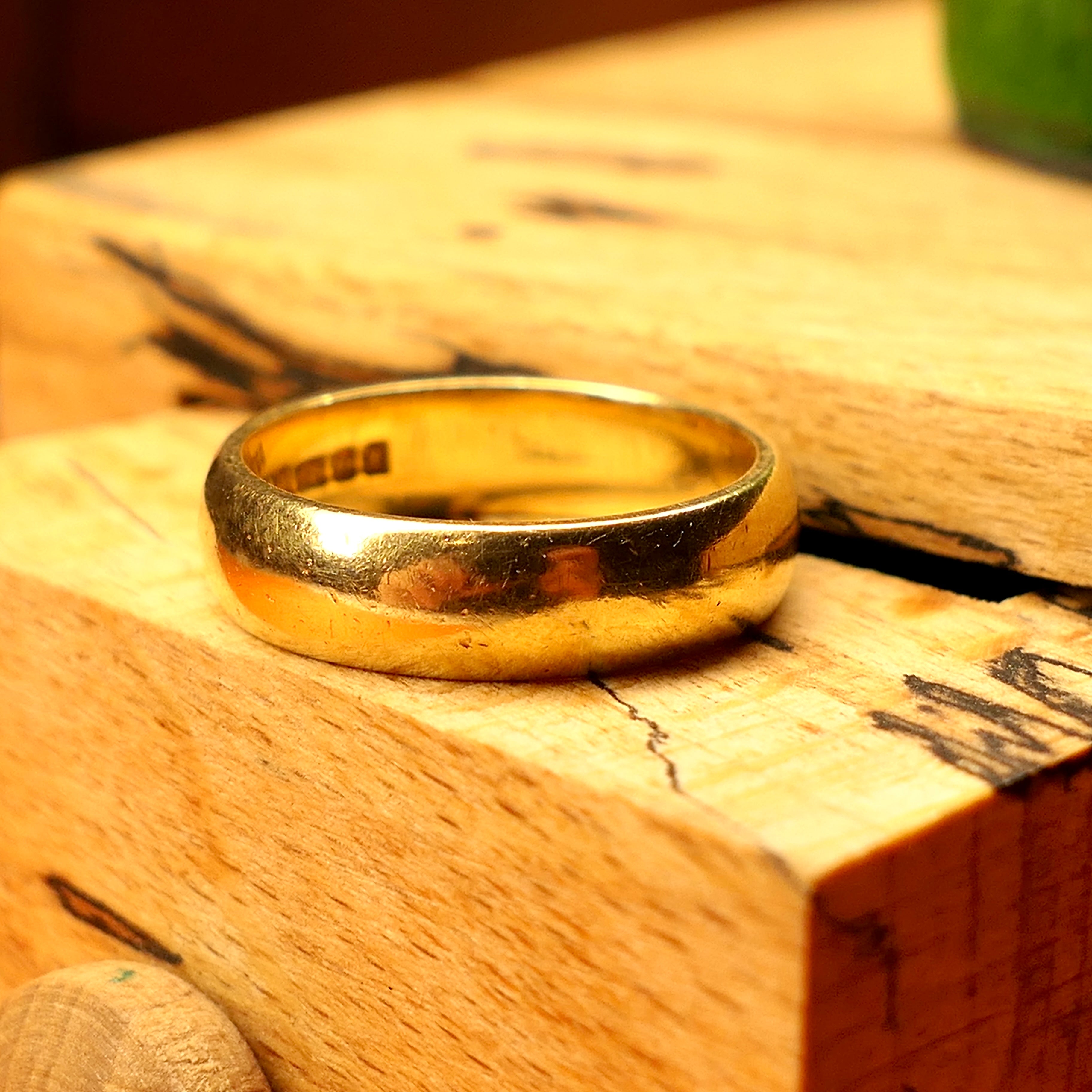 18ct Gold Wedding Band Ring, Hallmarked In 1966