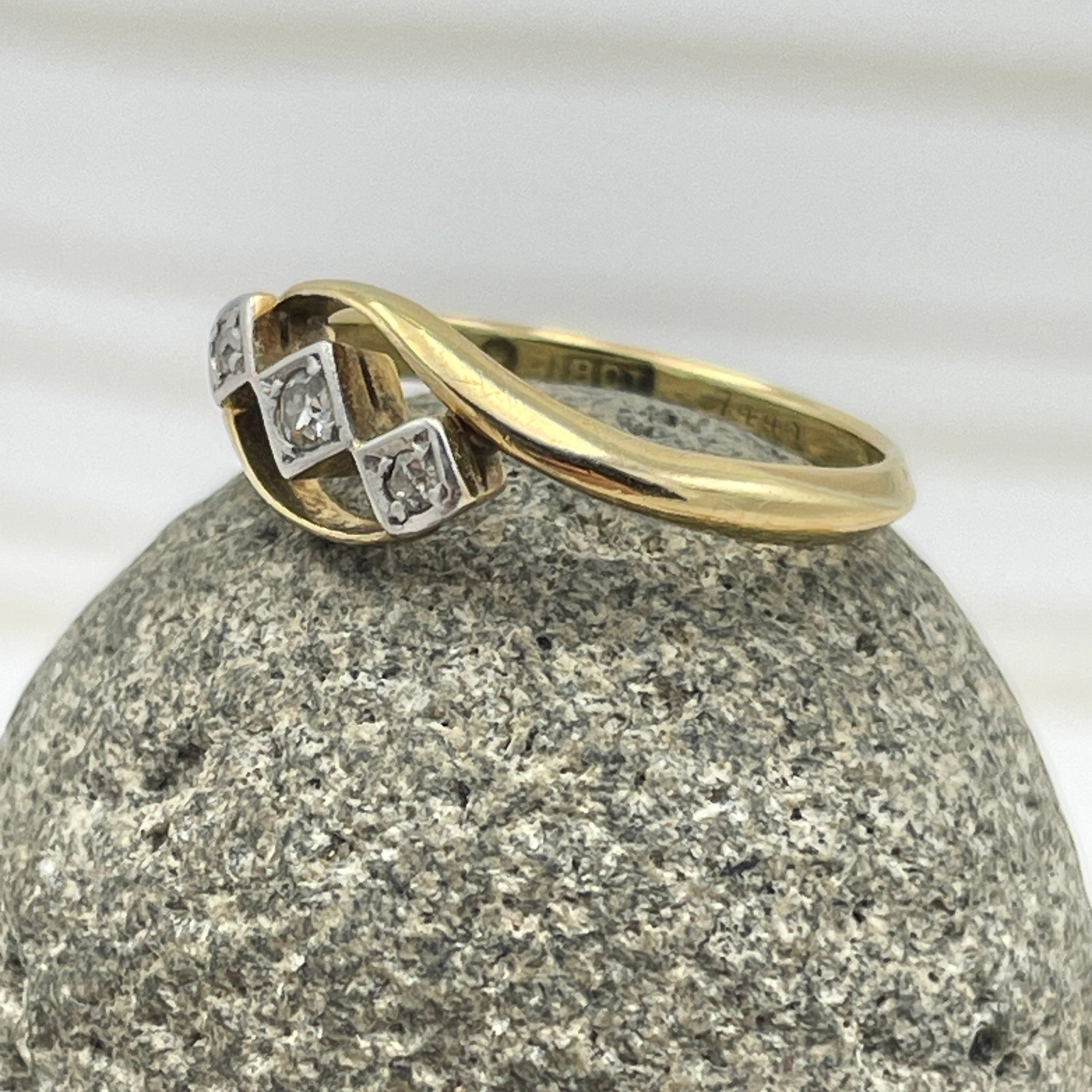 Vintage 18ct gold and platinum, diamond bypass ring