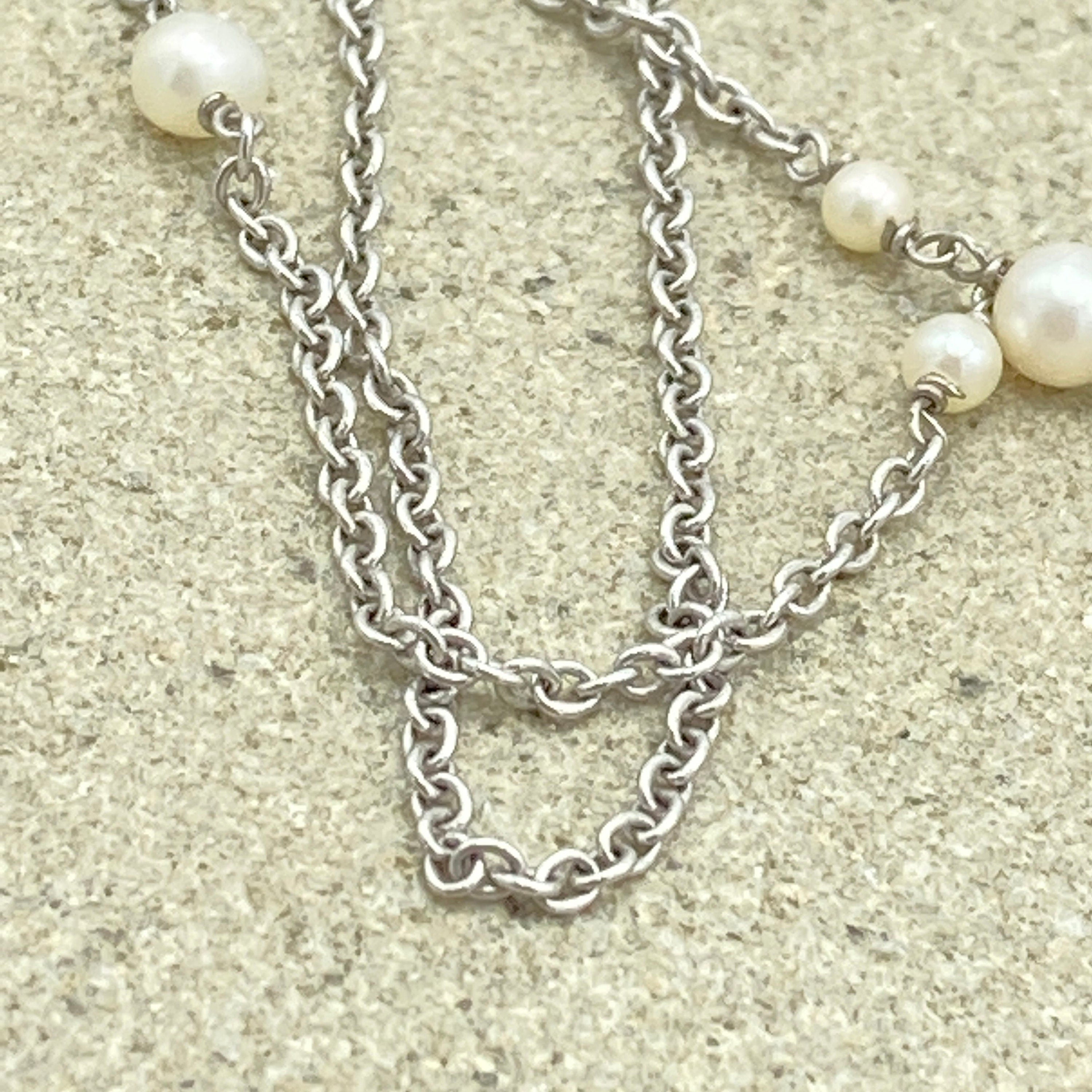 Original Art Deco,  long Platinum and cultured pearl spacer chain necklace