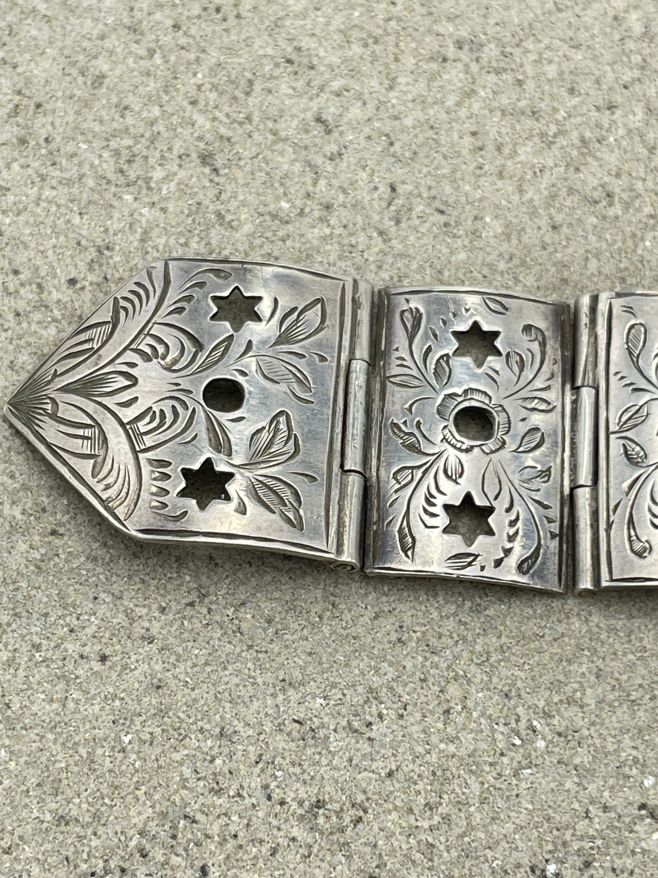 Victorian agate silver belt buckle bracelet c1880s