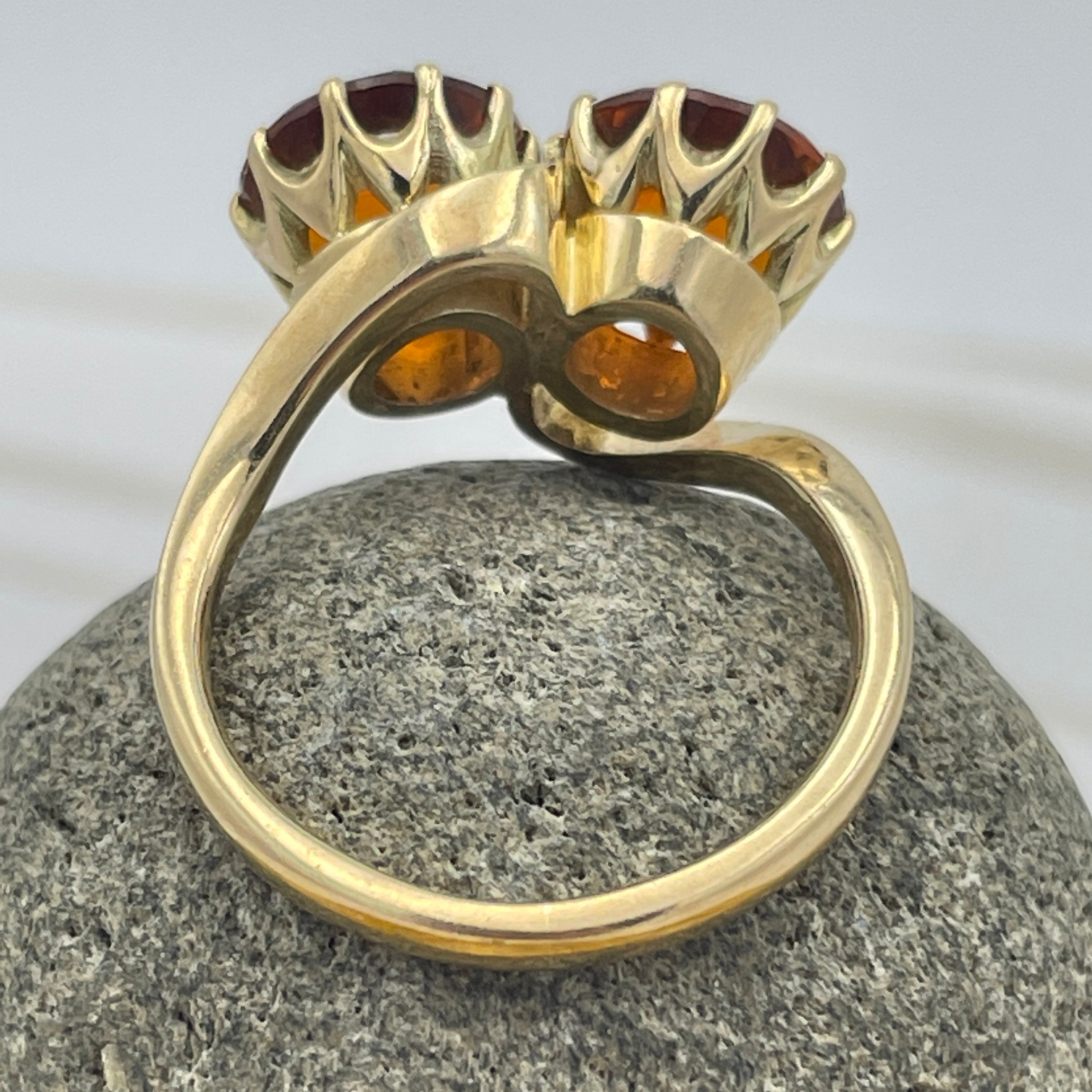 Vintage, mid century, 9ct gold citrine crossover ring