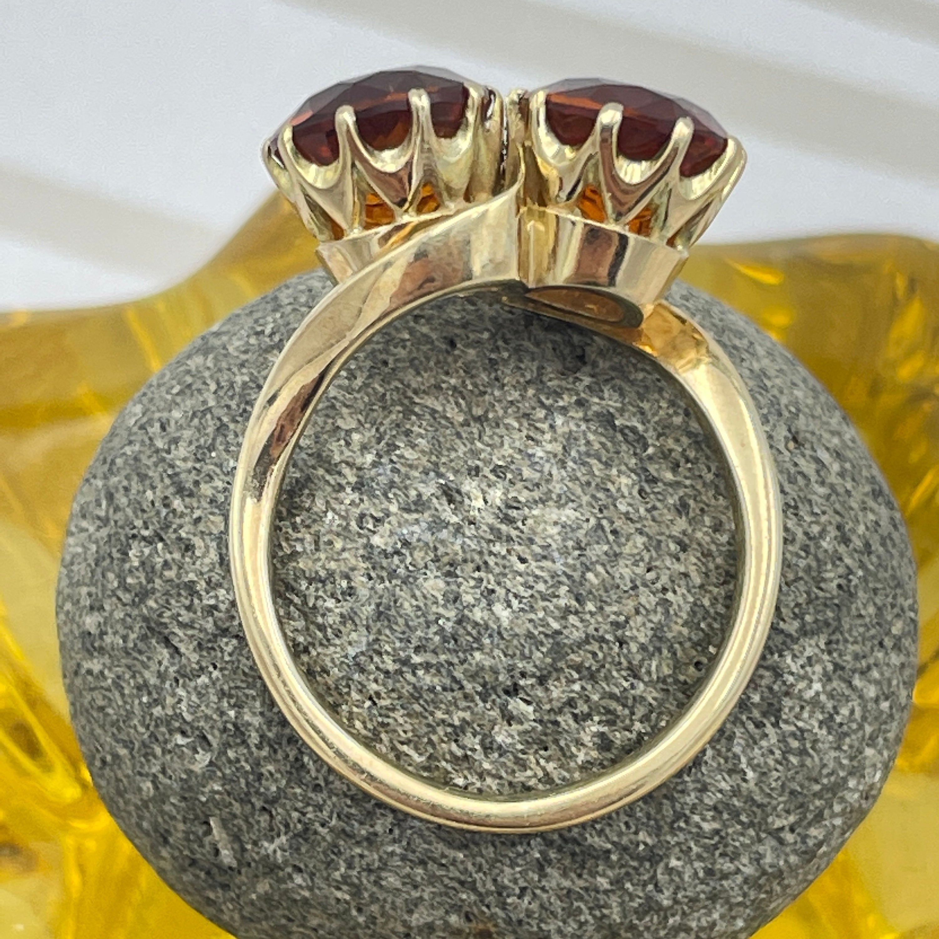 Vintage, mid century, 9ct gold citrine crossover ring