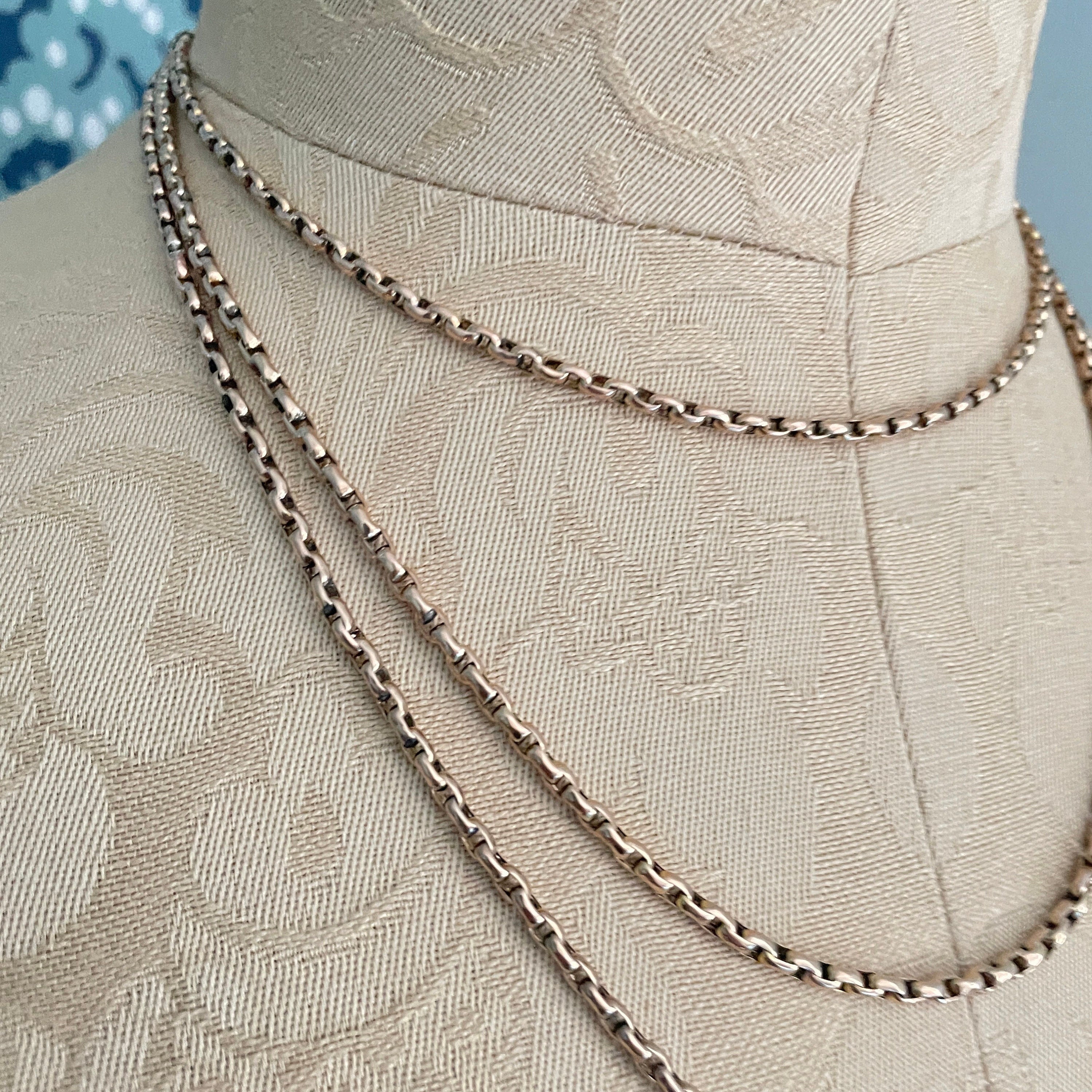 Victorian 9ct gold longuard chain, muff chain necklace