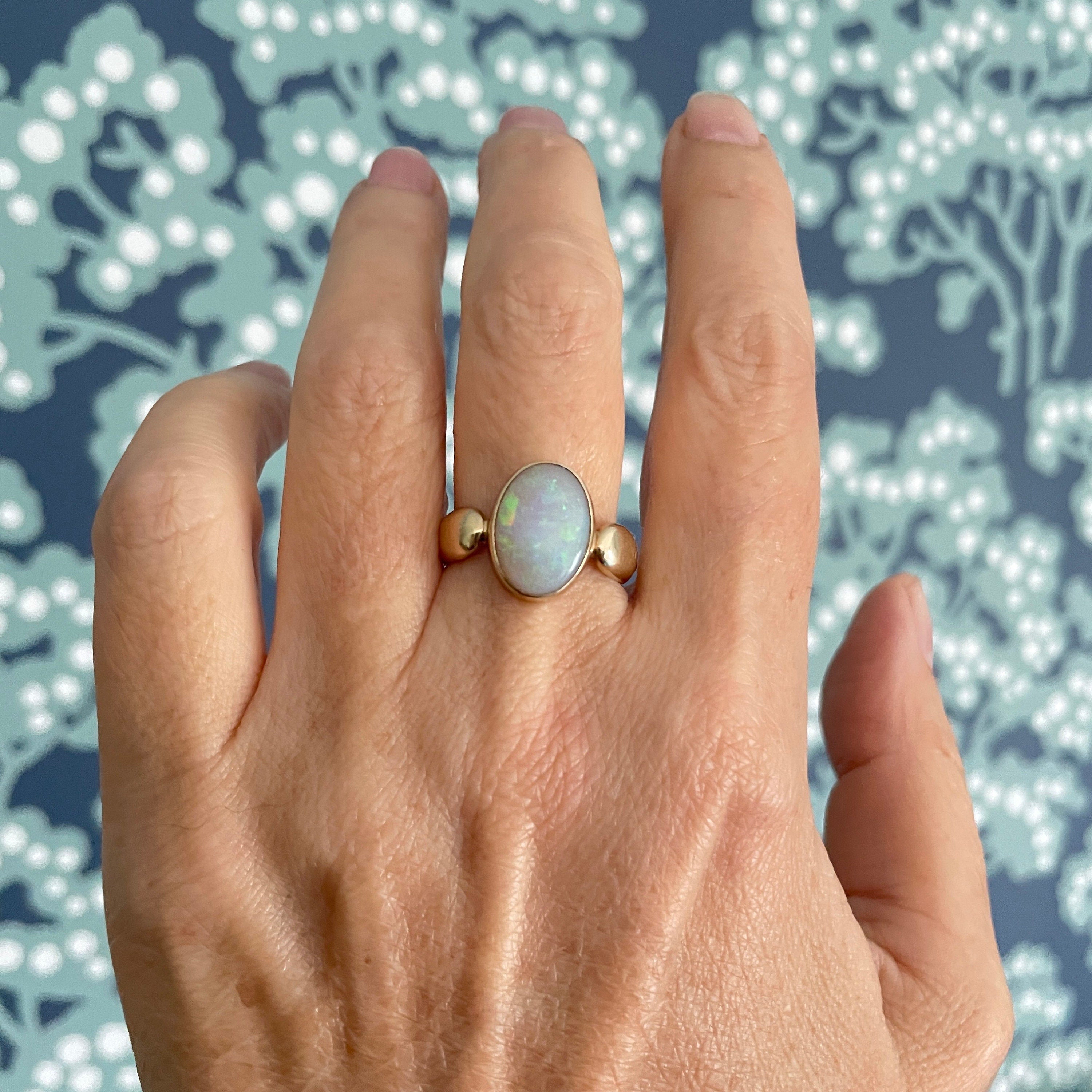 Modern, art deco style, opal 9ct gold ring