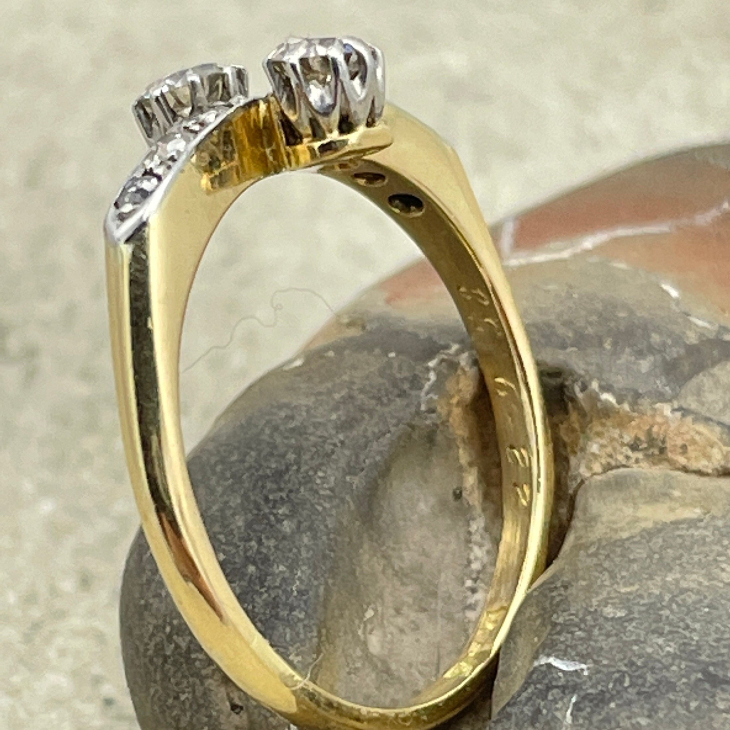 Original Art deco, Toi et Moi 18ct Gold & Platinum Diamond Ring, c1930s