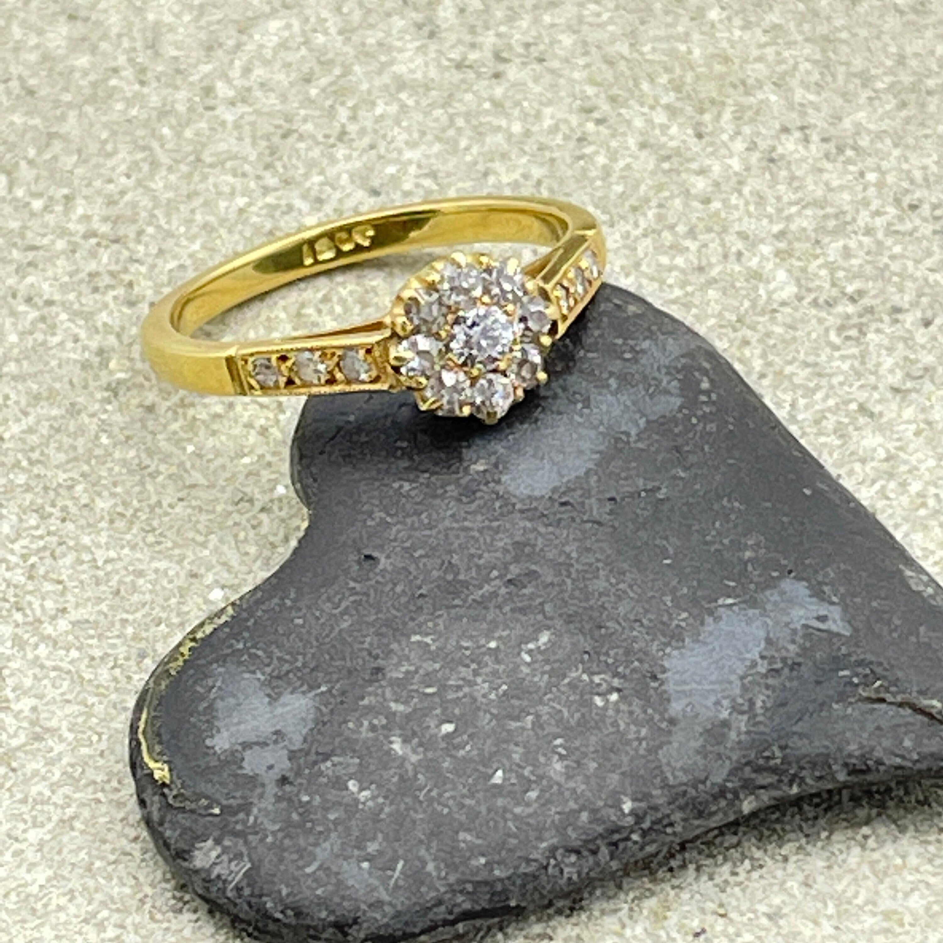 Antique 18ct gold old cut diamond cluster ring, diamond shoulders, c1910