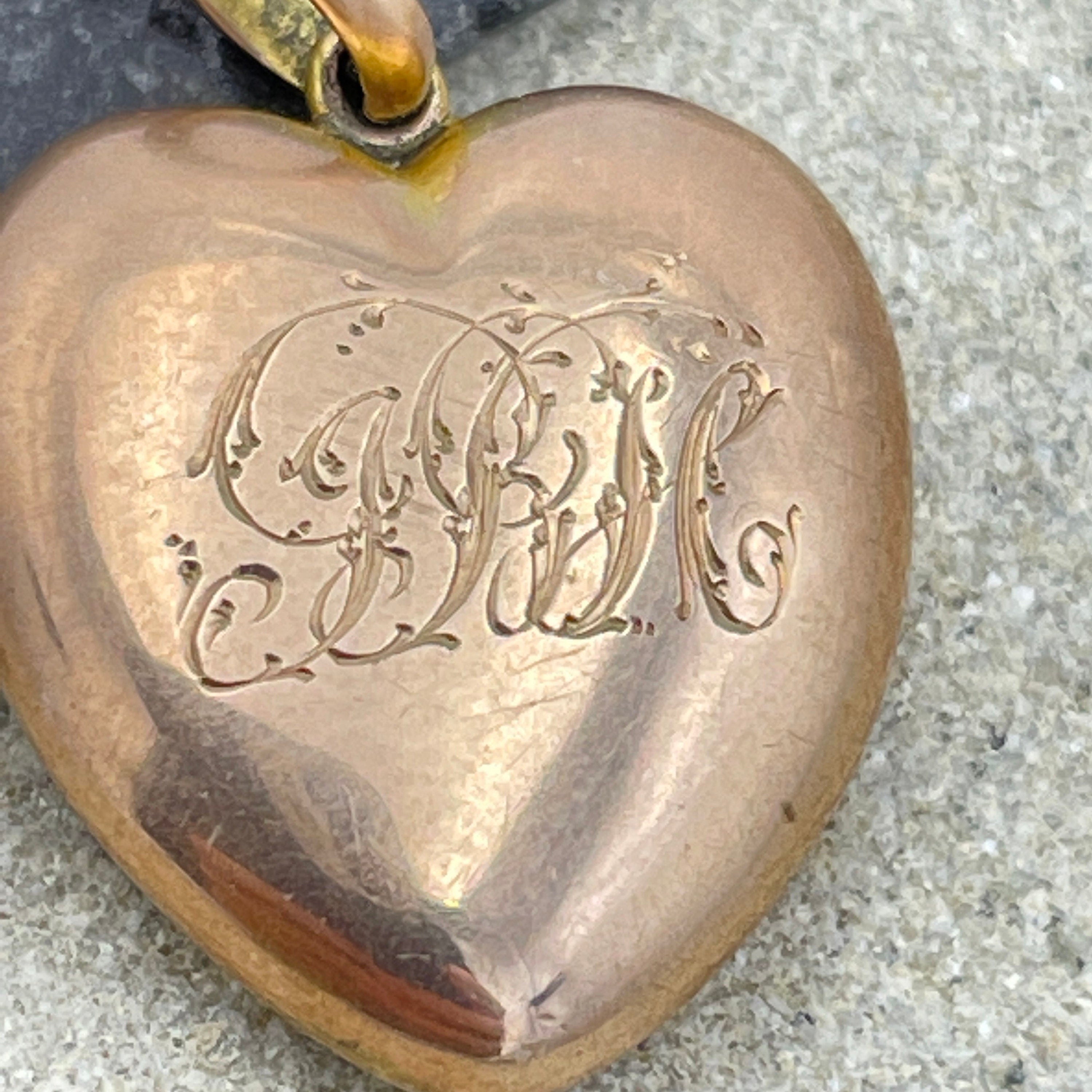 Victorian 10ct gold, heart shaped mourning locket, pendant