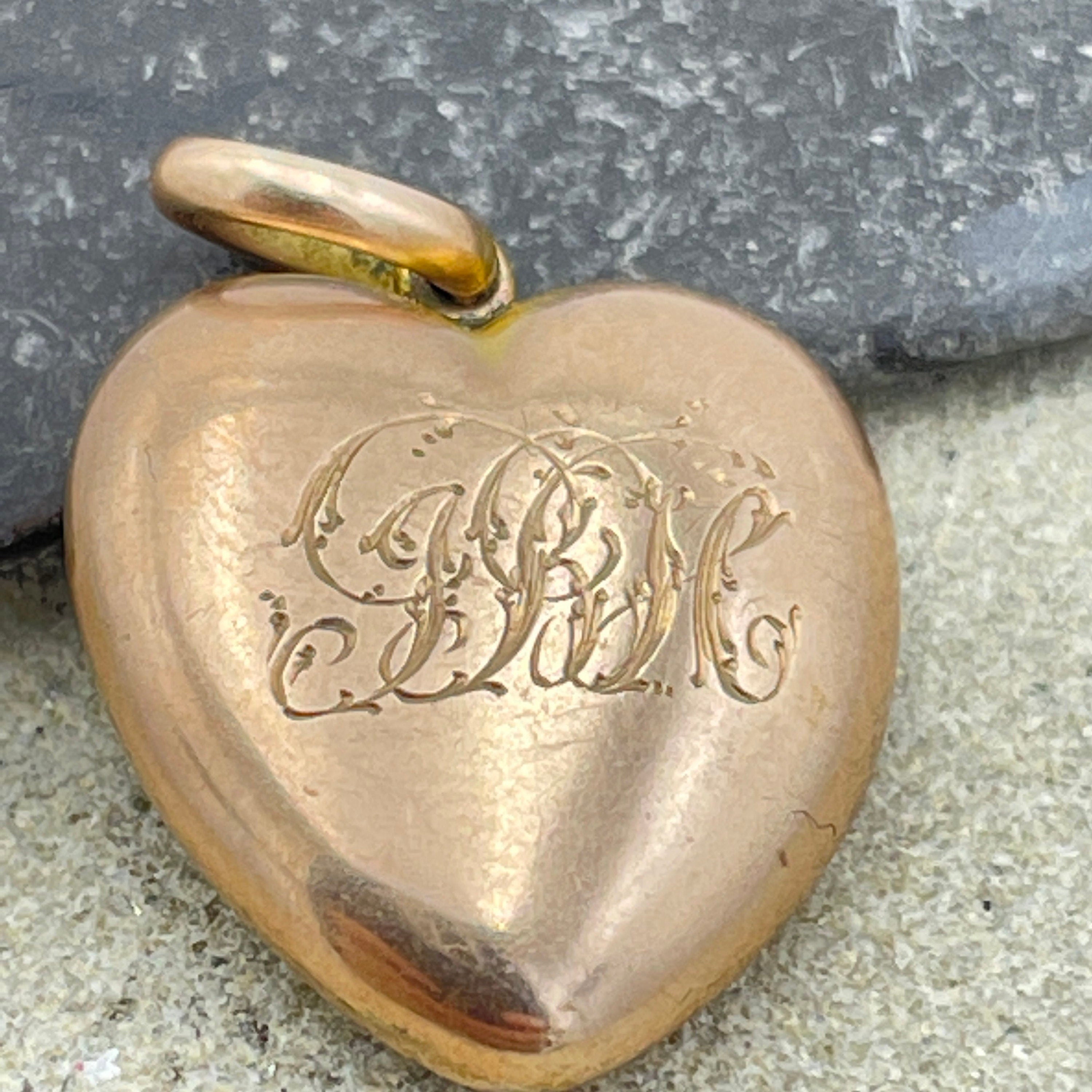 Victorian 10ct gold, heart shaped mourning locket, pendant